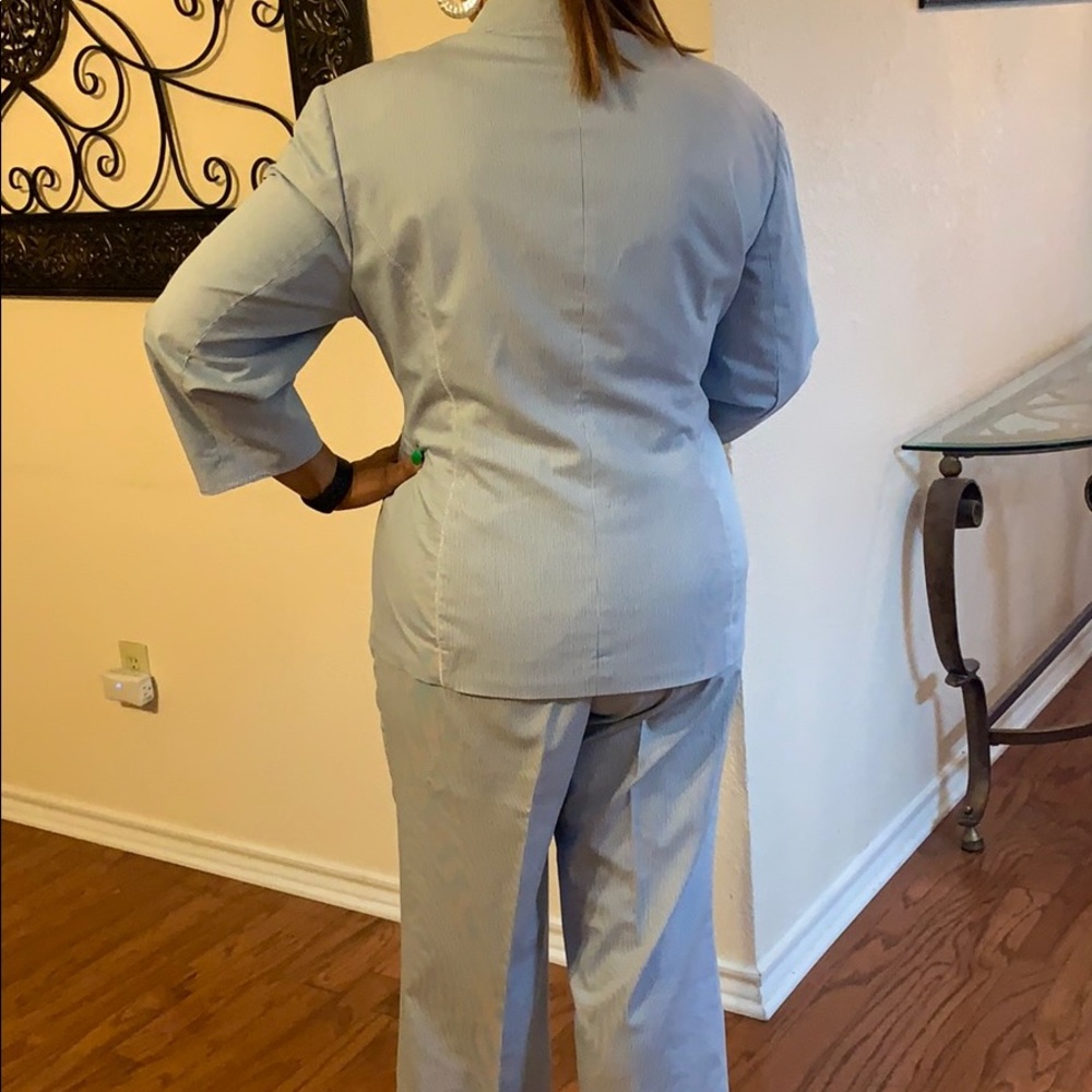 Pants Suits - Picture 3 of 4